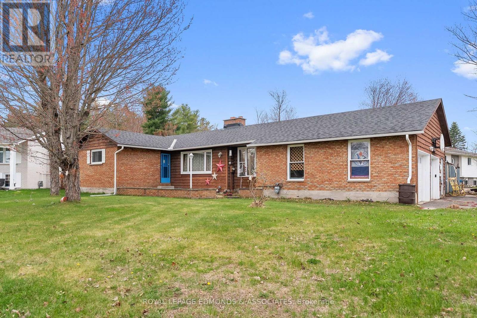 












58 HILDA STREET

,
Petawawa,




Ontario
K8H2Z5

