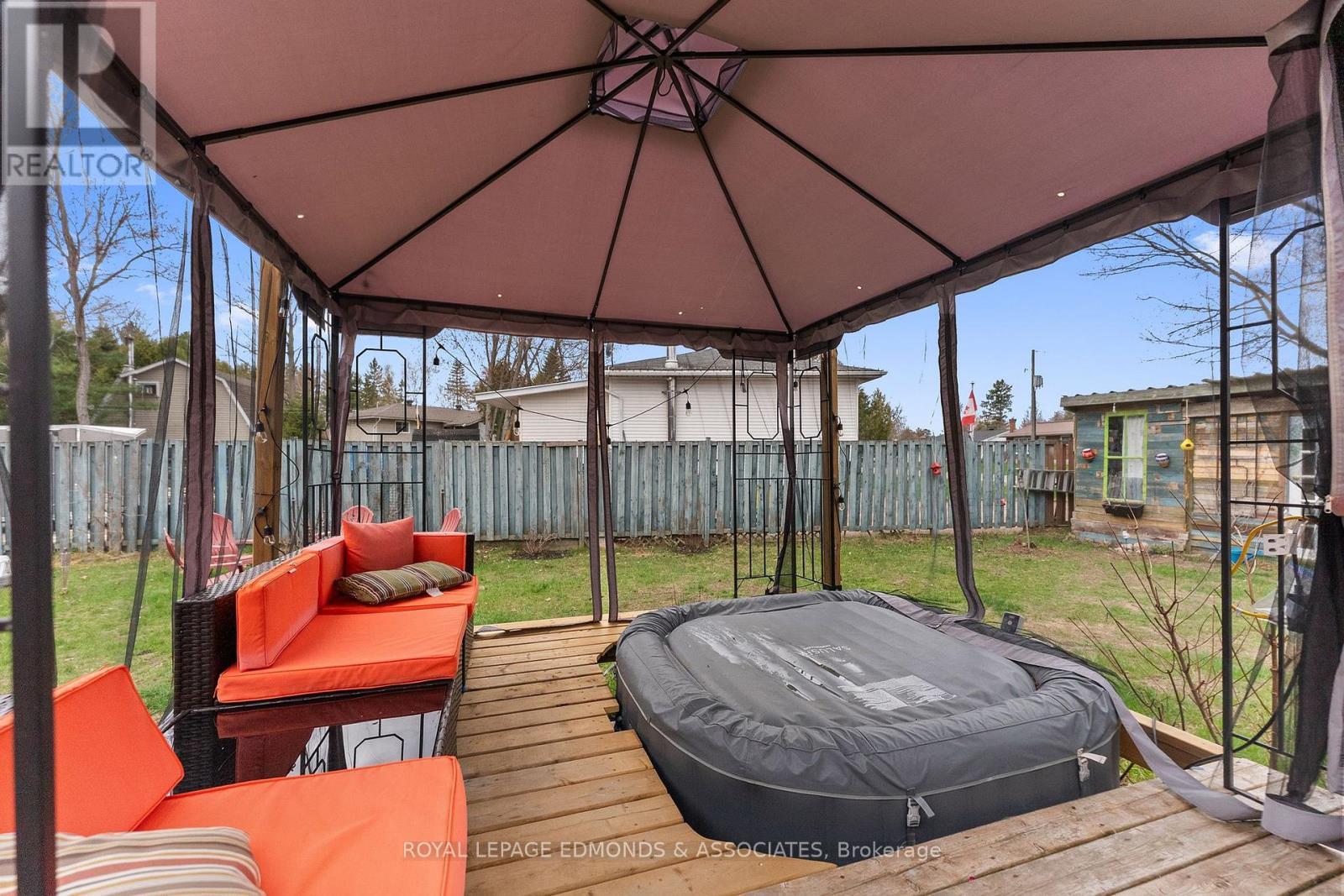 












58 HILDA STREET

,
Petawawa,




Ontario
K8H2Z5

