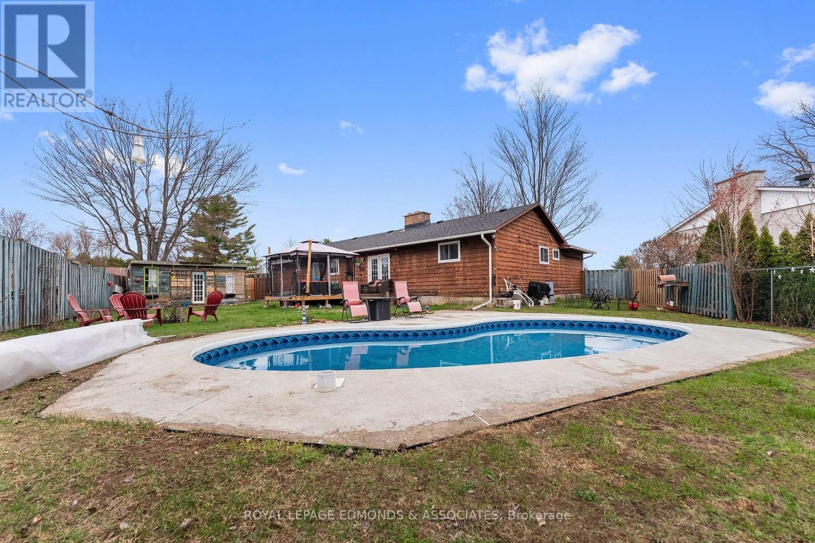 












58 HILDA STREET

,
Petawawa,




Ontario
K8H2Z5

