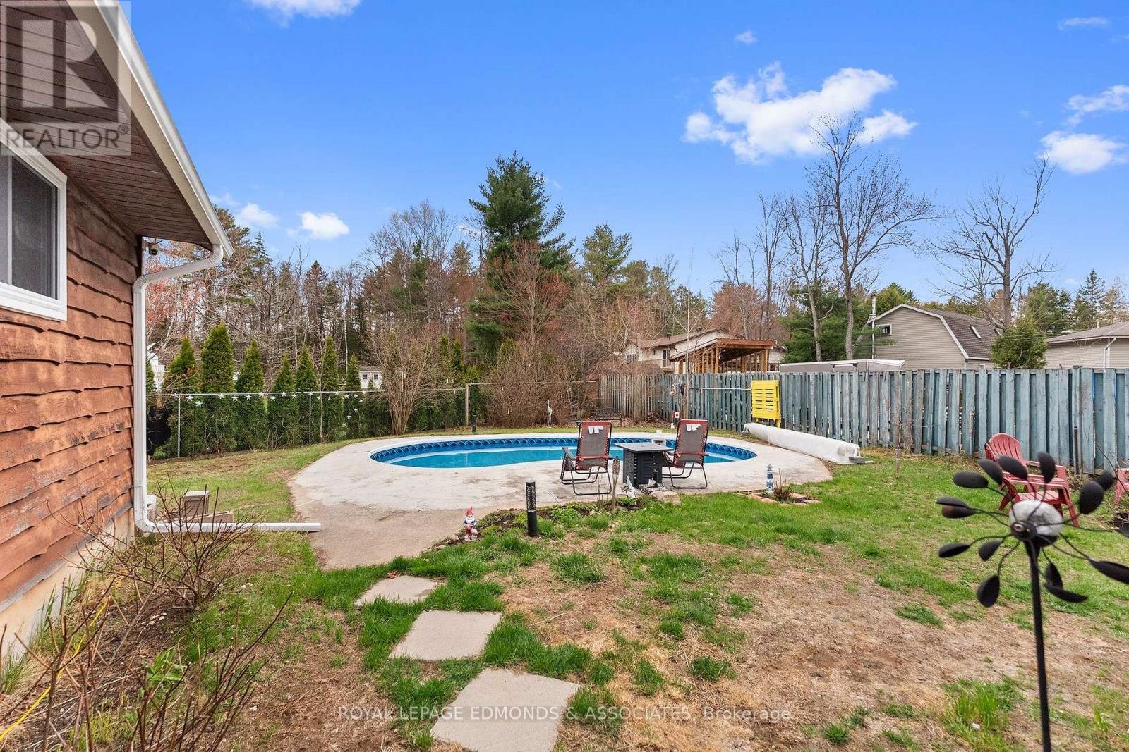 












58 HILDA STREET

,
Petawawa,




Ontario
K8H2Z5

