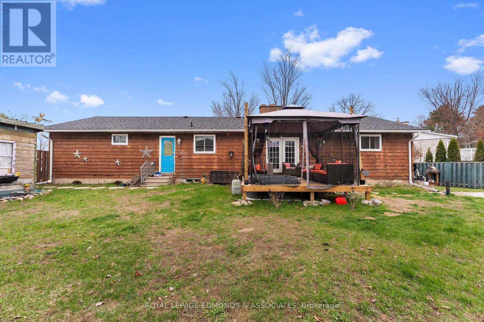 












58 HILDA STREET

,
Petawawa,




Ontario
K8H2Z5

