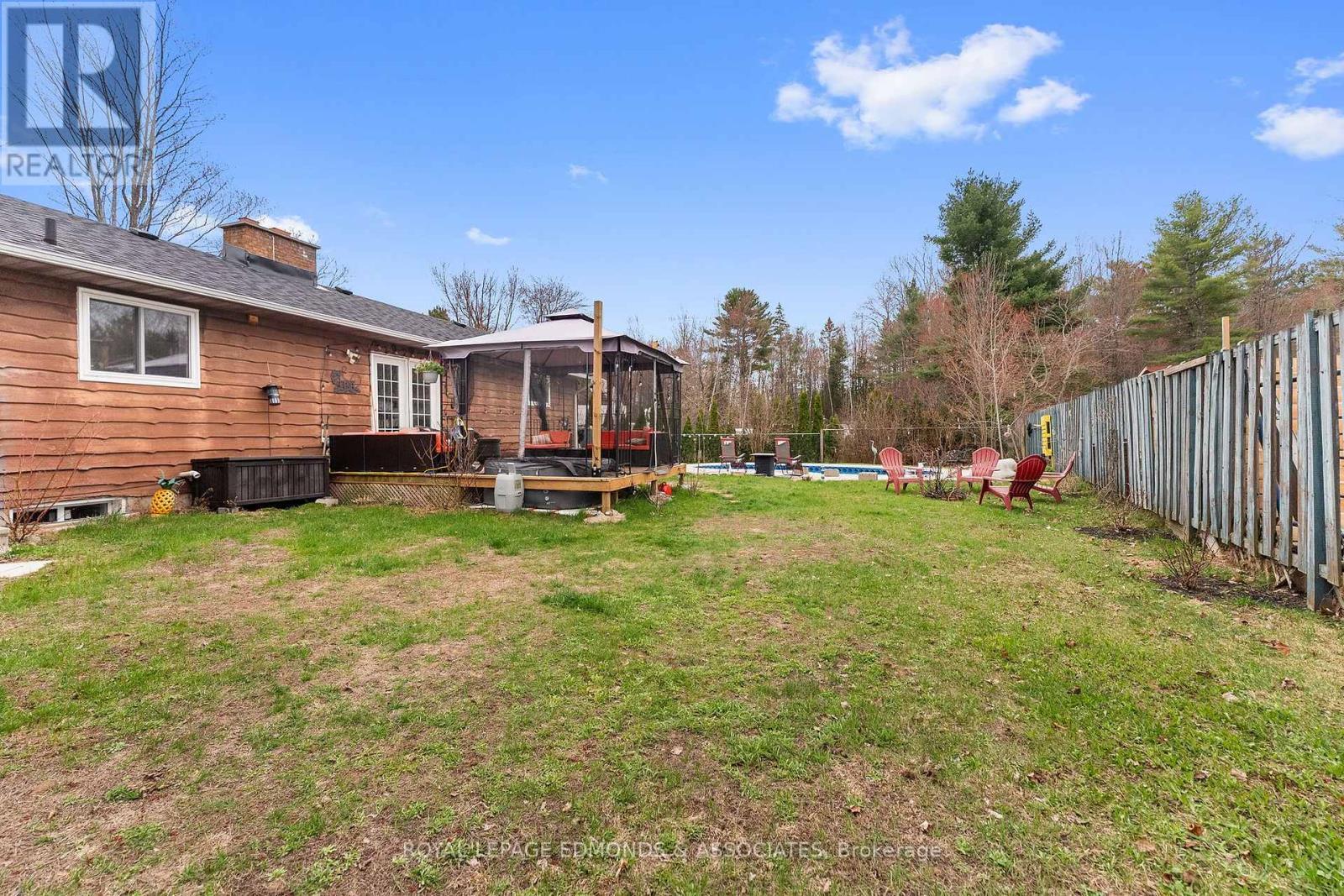 












58 HILDA STREET

,
Petawawa,




Ontario
K8H2Z5

