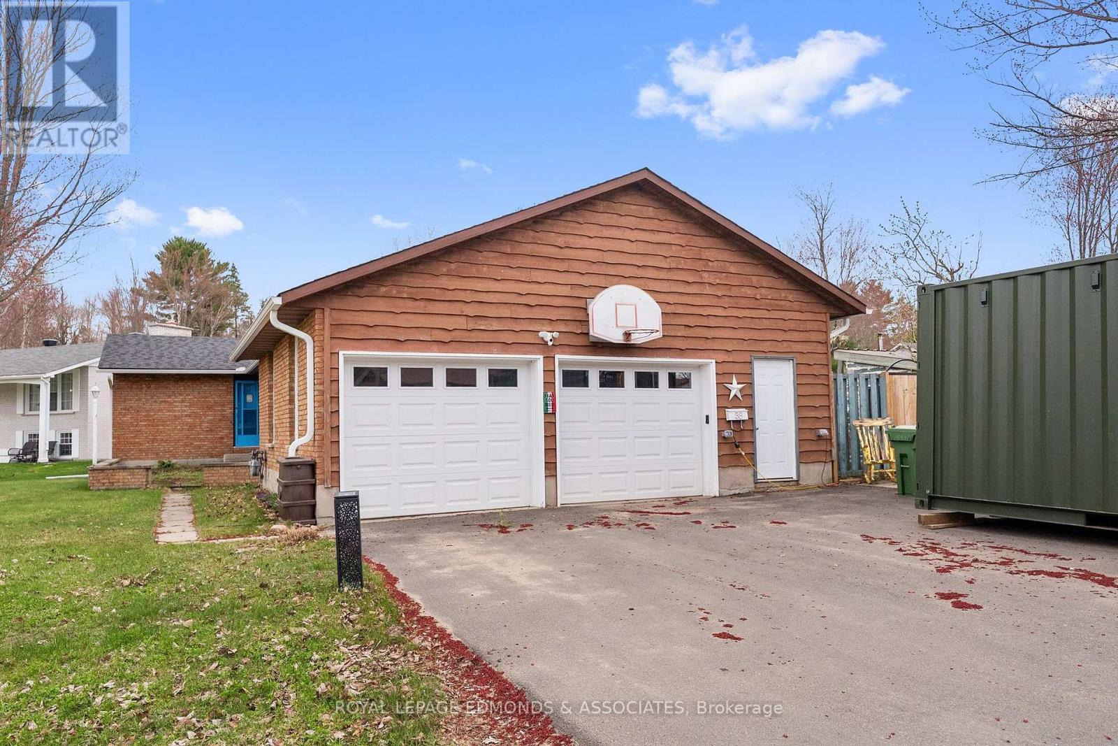 












58 HILDA STREET

,
Petawawa,




Ontario
K8H2Z5

