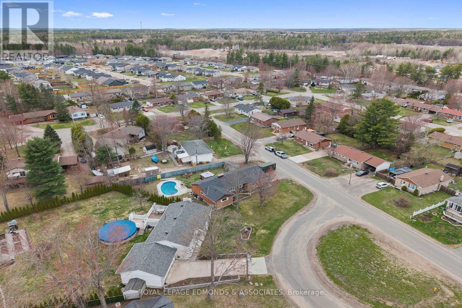 












58 HILDA STREET

,
Petawawa,




Ontario
K8H2Z5

