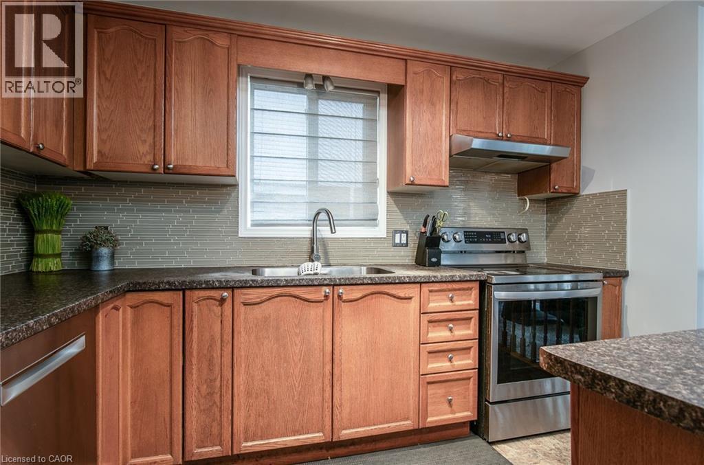 












236 DARTMOOR Crescent

,
Waterloo,




Ontario
N2K2S9

