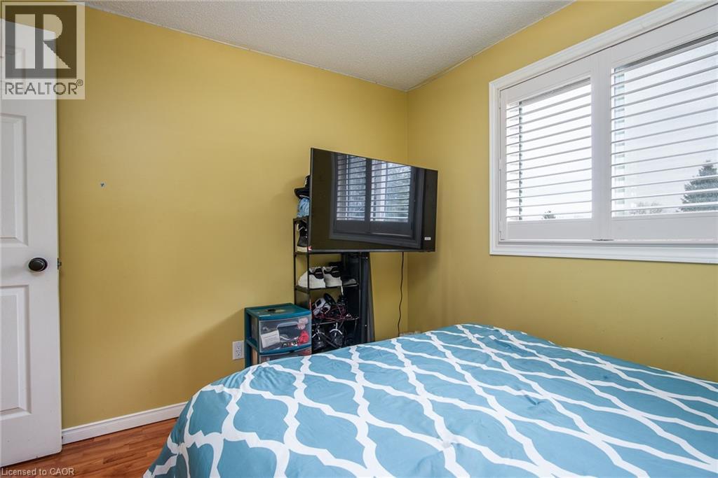












236 DARTMOOR Crescent

,
Waterloo,




Ontario
N2K2S9

