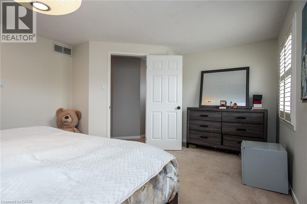 












236 DARTMOOR Crescent

,
Waterloo,




Ontario
N2K2S9

