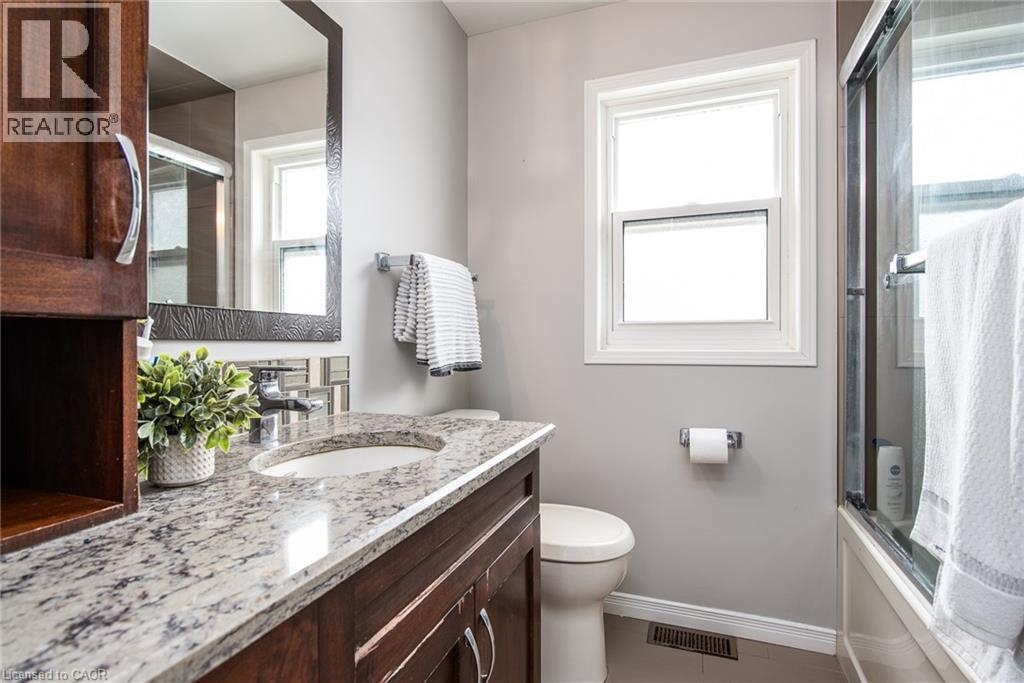 












236 DARTMOOR Crescent

,
Waterloo,




Ontario
N2K2S9

