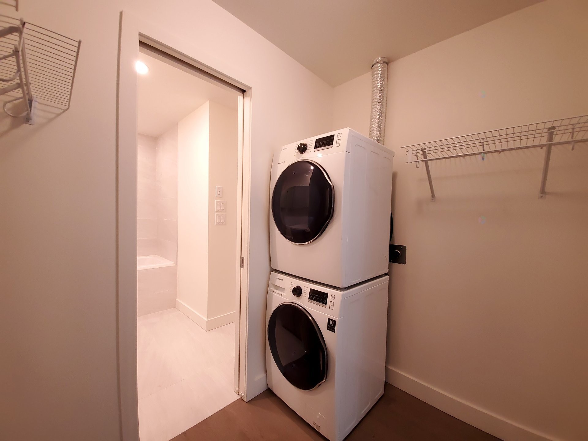 









1550


Rue des Bassins

, 220,
Montréal (Le Sud-Ouest),




QC
H3C0W5

