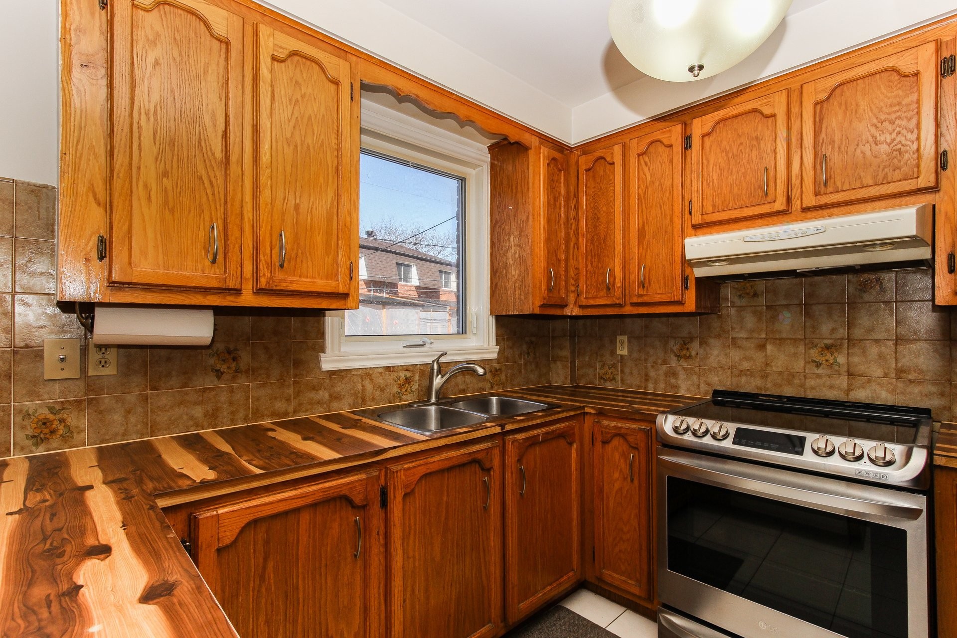 









5103


Rue Campbell

,
Laval (Chomedey),




QC
H7W4Y5

