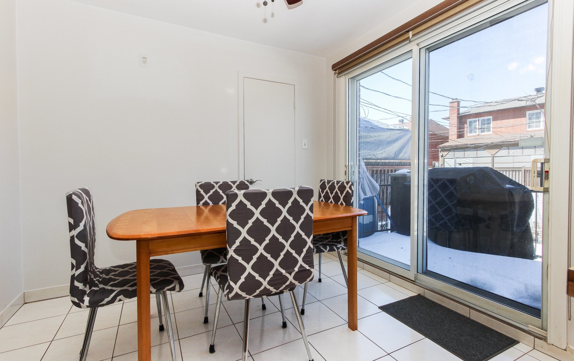 









5103


Rue Campbell

,
Laval (Chomedey),




QC
H7W4Y5

