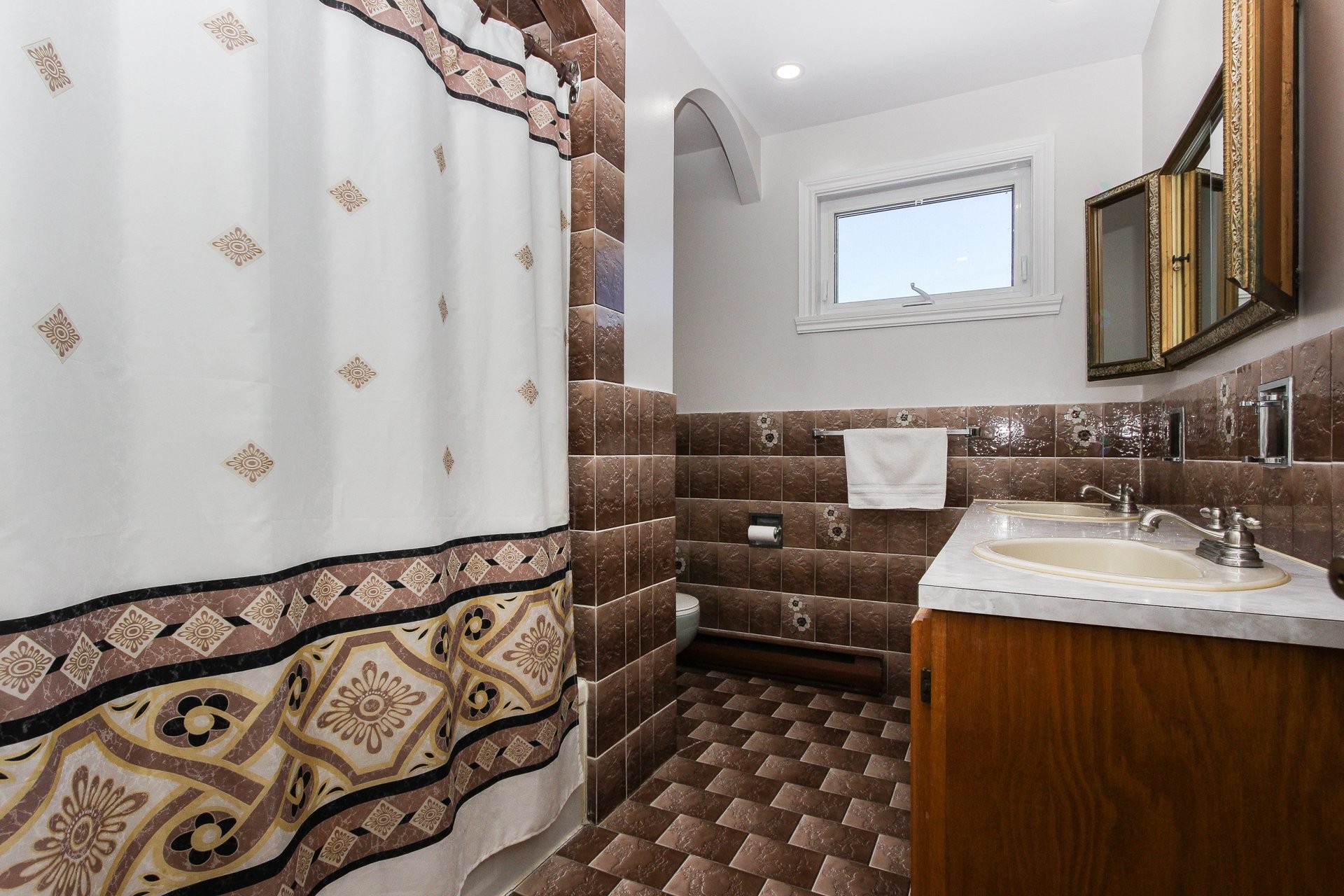 









5103


Rue Campbell

,
Laval (Chomedey),




QC
H7W4Y5

