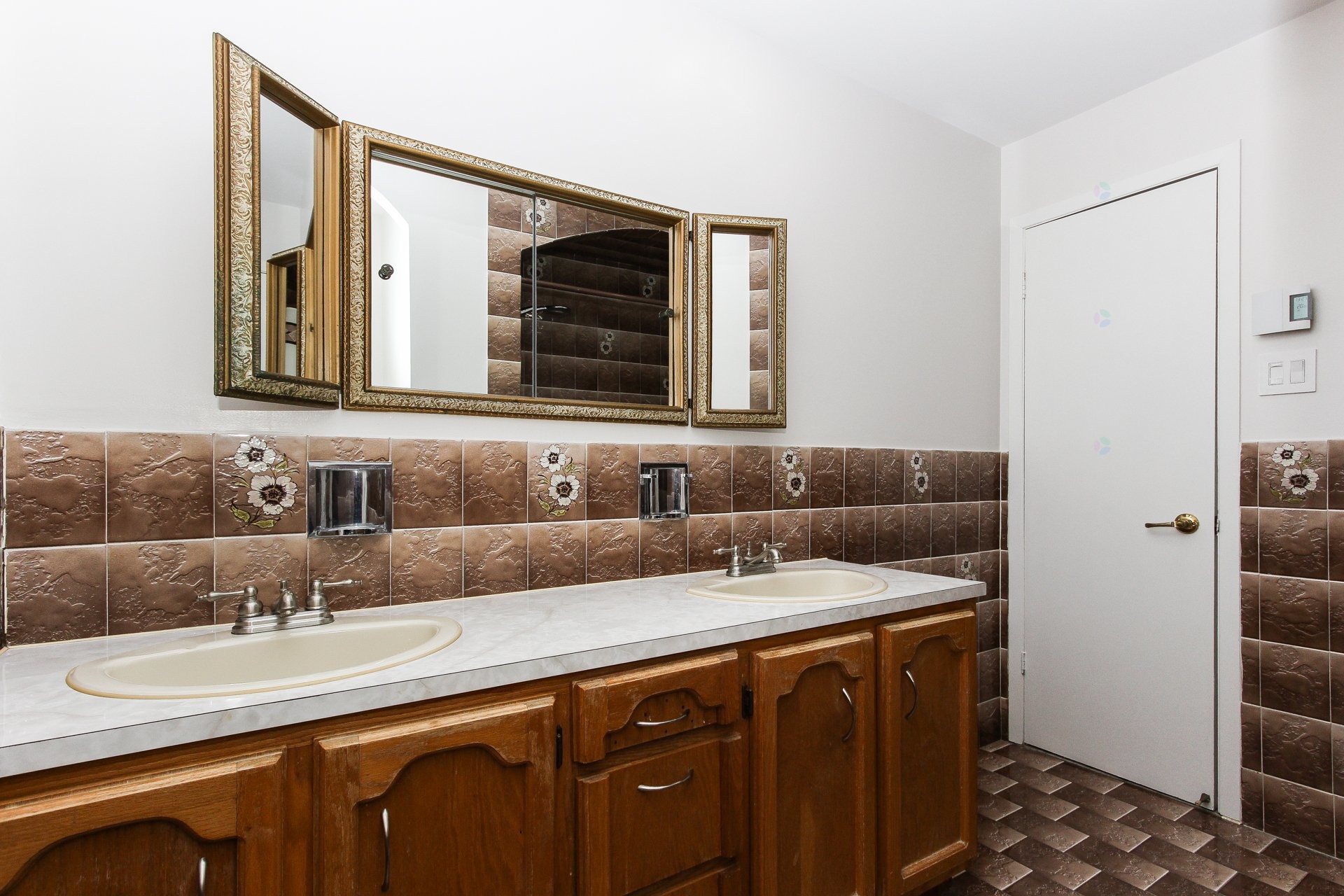 









5103


Rue Campbell

,
Laval (Chomedey),




QC
H7W4Y5

