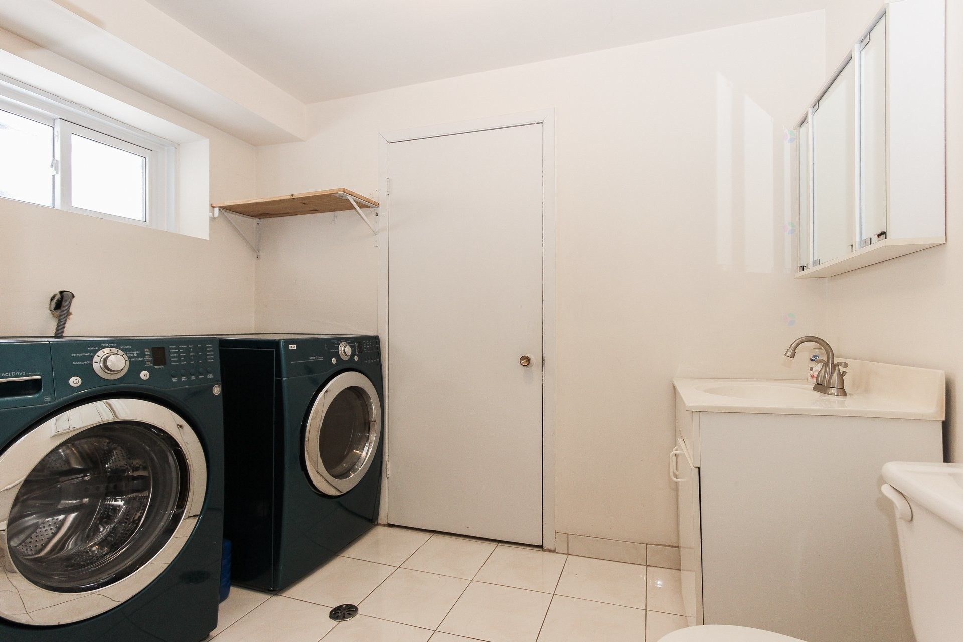 









5103


Rue Campbell

,
Laval (Chomedey),




QC
H7W4Y5

