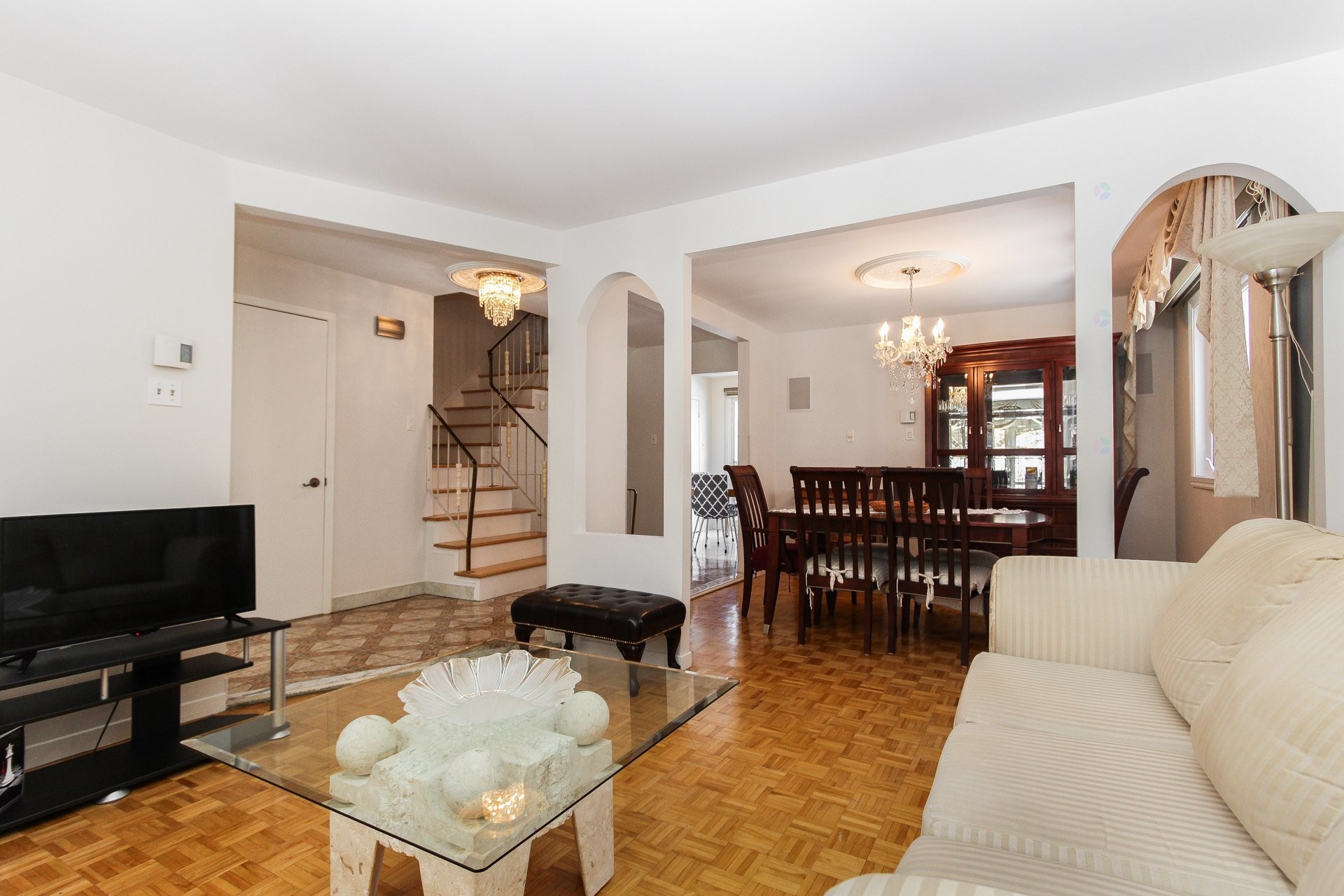 









5103


Rue Campbell

,
Laval (Chomedey),




QC
H7W4Y5

