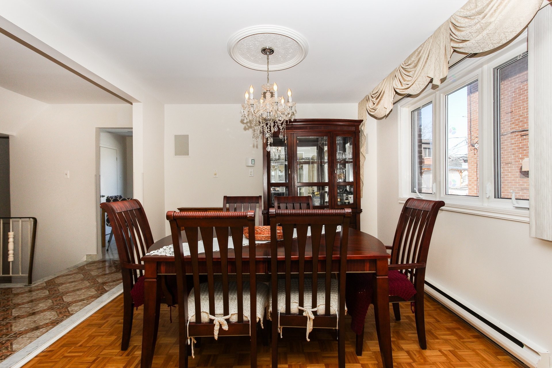 









5103


Rue Campbell

,
Laval (Chomedey),




QC
H7W4Y5

