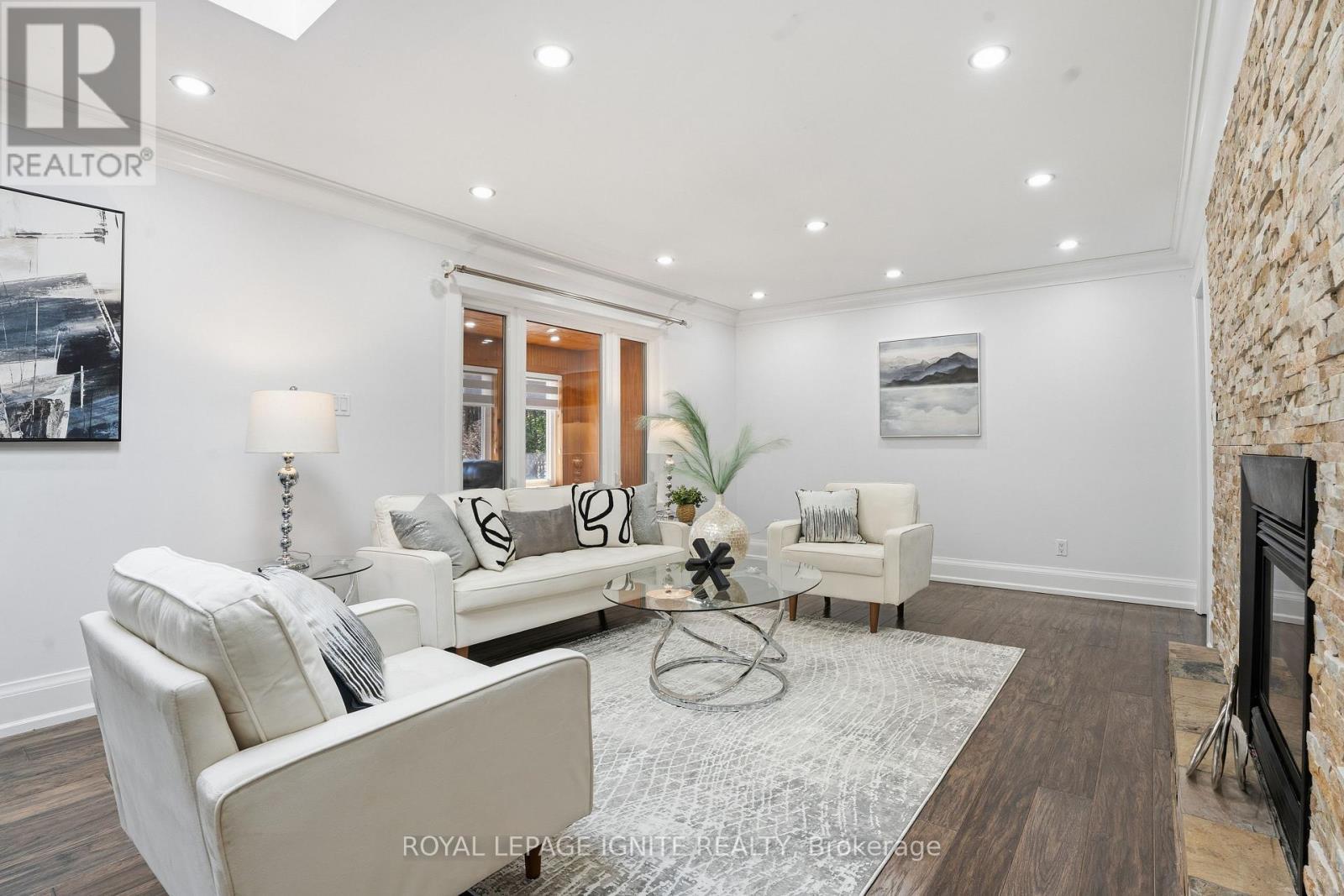 












930 OLD DERRY ROAD

,
Mississauga,




Ontario
L5W1A1

