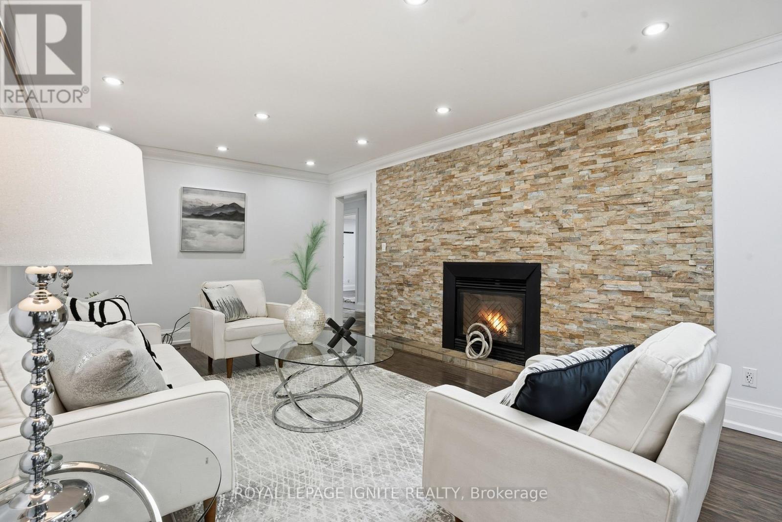 












930 OLD DERRY ROAD

,
Mississauga,




Ontario
L5W1A1

