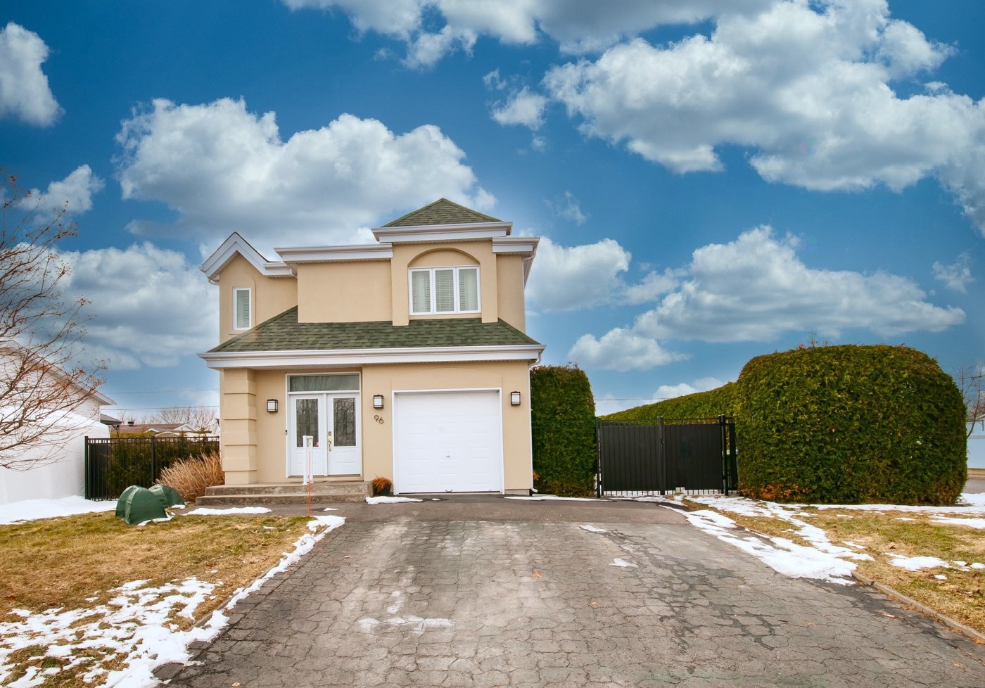 









96


Rue Mansart

,
Saint-Jean-sur-Richelieu,




QC
J2W1L3

