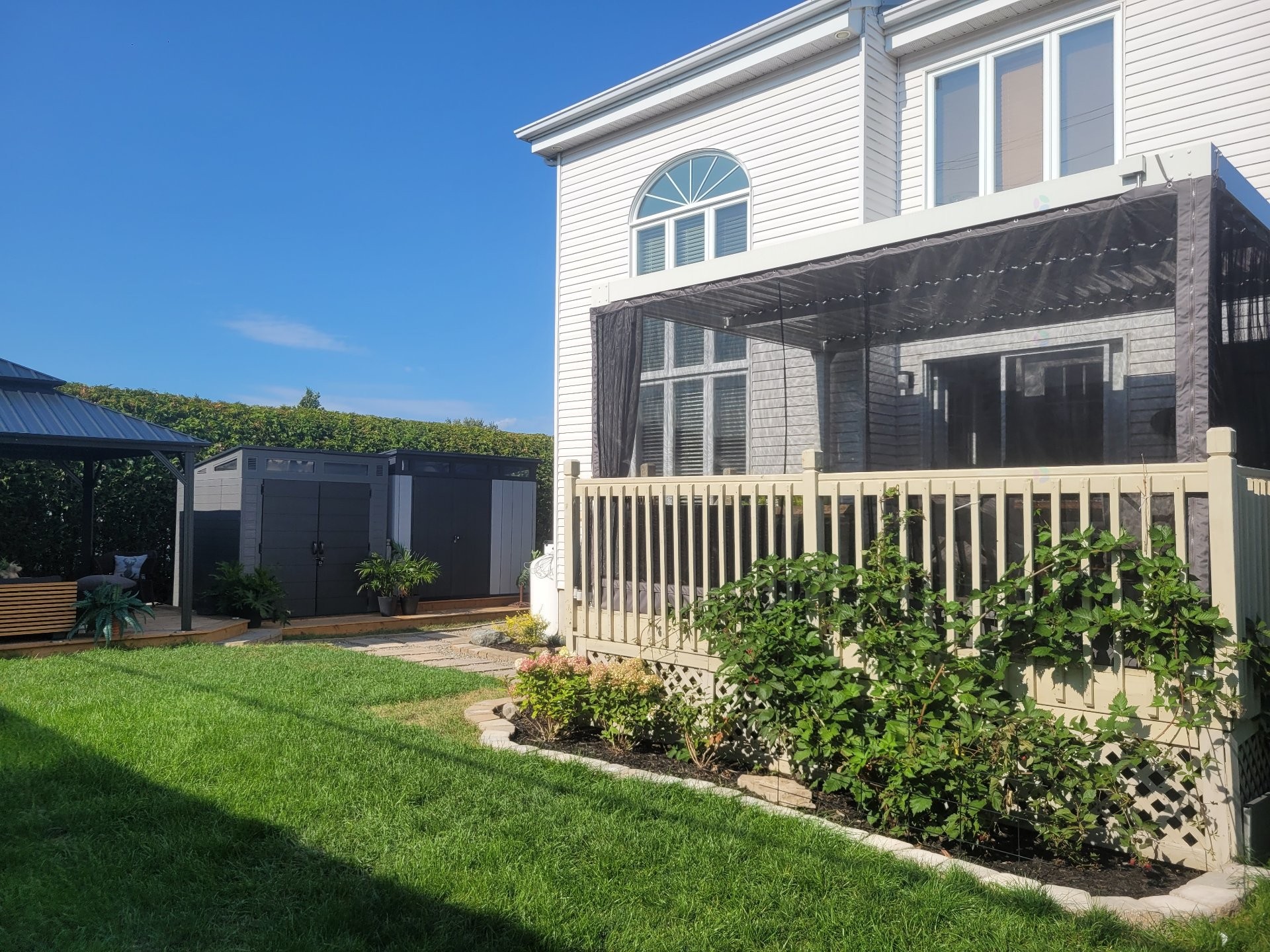 









96


Rue Mansart

,
Saint-Jean-sur-Richelieu,




QC
J2W1L3

