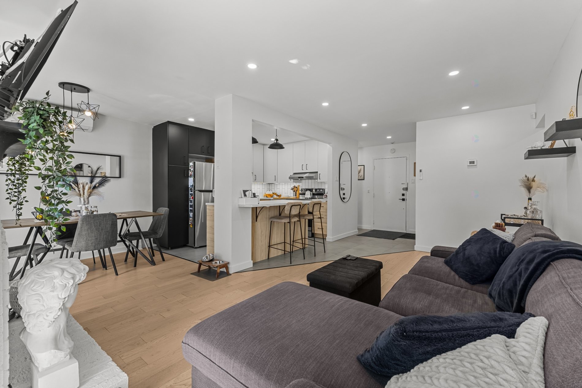 









103


Rue Angora

, 104,
Dollard-des-Ormeaux,




QC
H9B1W6

