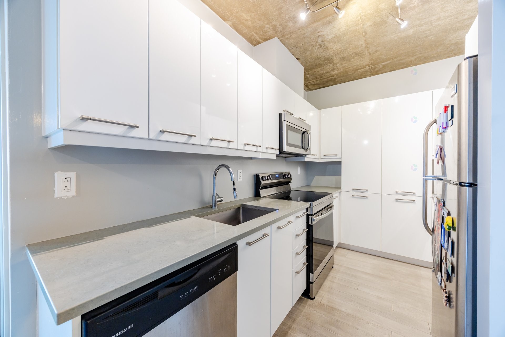 









190


Rue Murray

, 205,
Montréal (Le Sud-Ouest),




QC
H3C2C7


