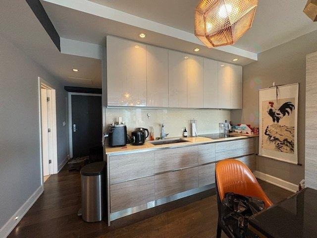 









1310


Boul. René-Lévesque O.

, 2502,
Montréal (Ville-Marie),




QC
H3G0B8

