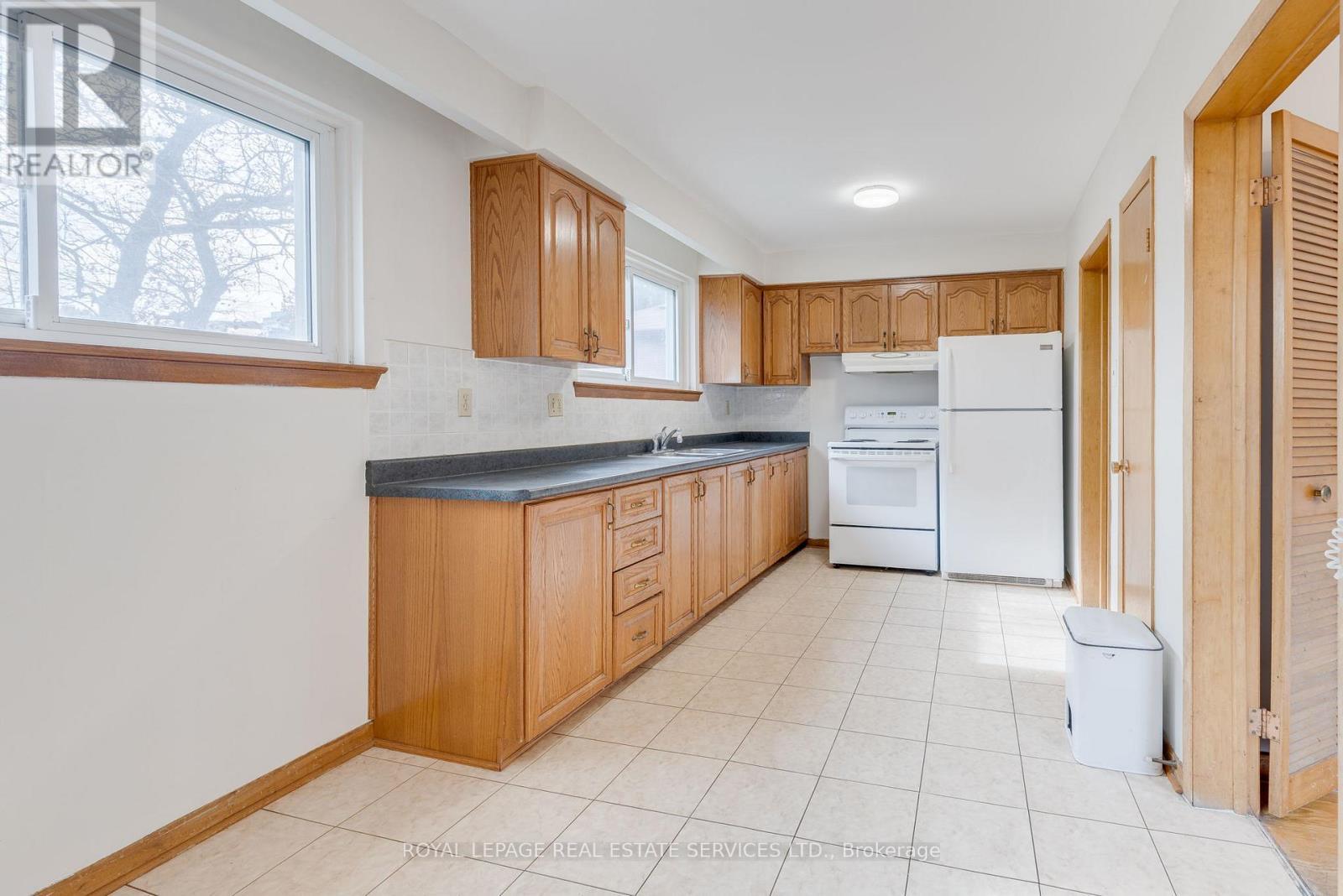 












29 DOVERWOOD COURT

,
Toronto,




Ontario
M2M2G6

