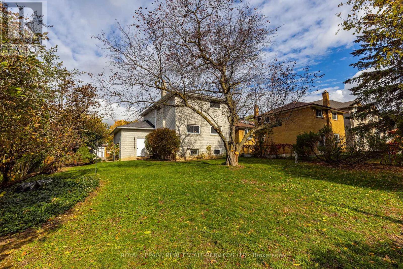 












29 DOVERWOOD COURT

,
Toronto,




Ontario
M2M2G6

