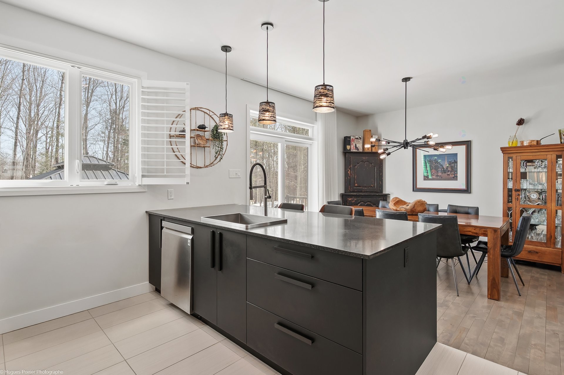 









275


Rue des Grands-Pics

,
Saint-Colomban,




QC
J5K0H7


