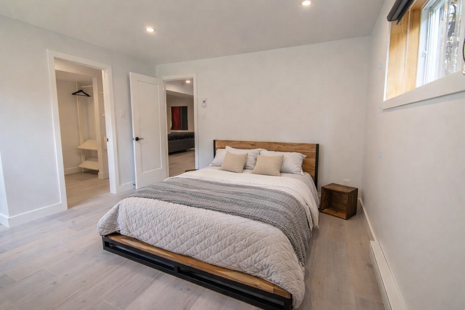 









275


Rue des Grands-Pics

,
Saint-Colomban,




QC
J5K0H7

