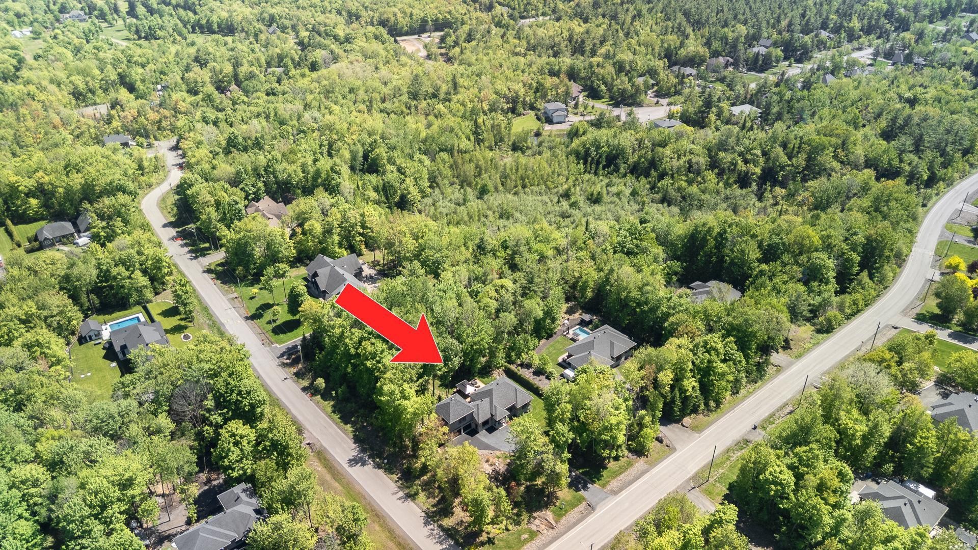 









275


Rue des Grands-Pics

,
Saint-Colomban,




QC
J5K0H7

