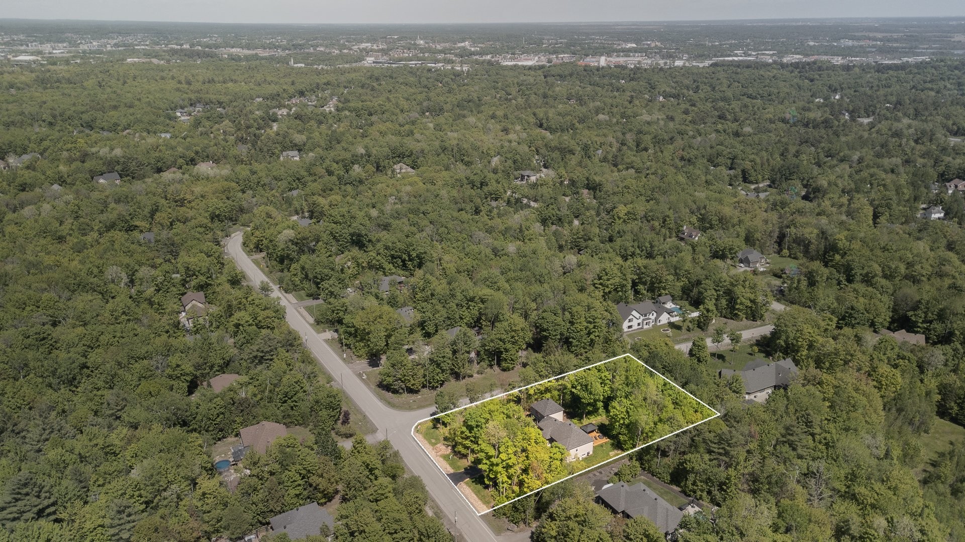 









275


Rue des Grands-Pics

,
Saint-Colomban,




QC
J5K0H7


