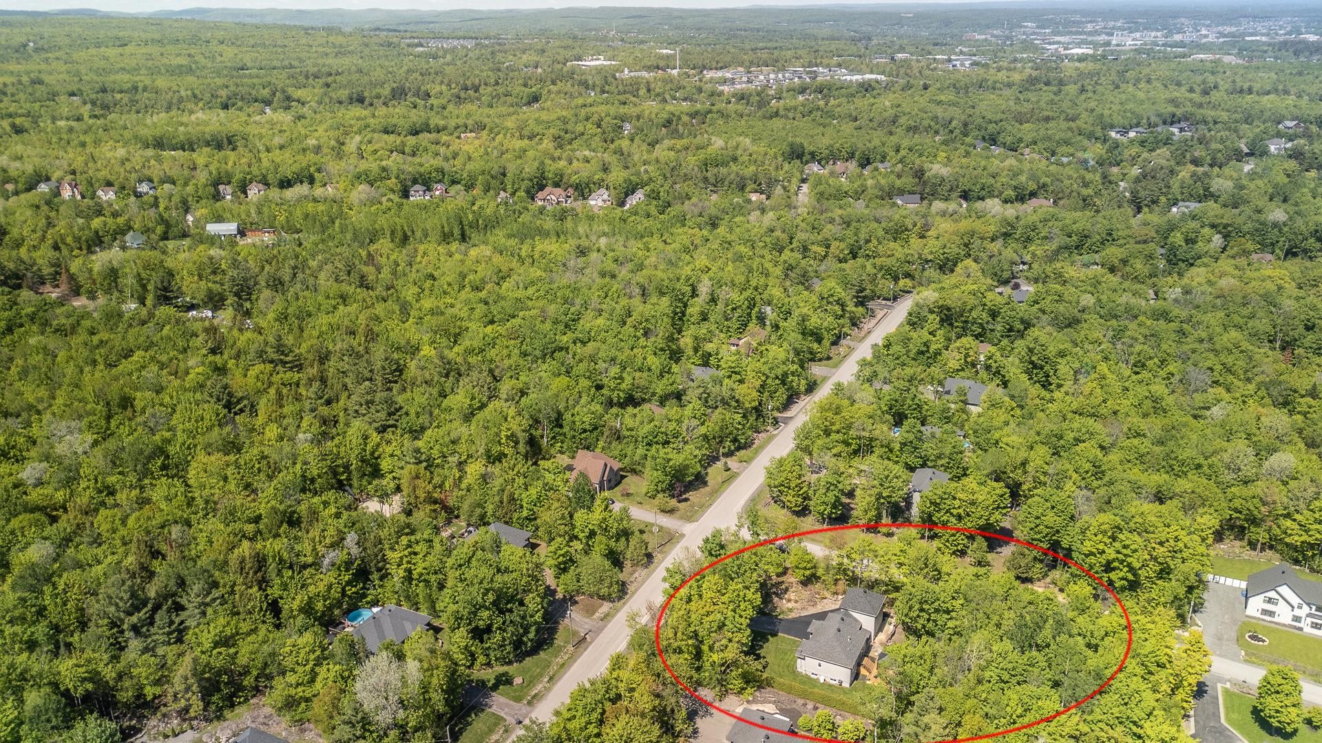









275


Rue des Grands-Pics

,
Saint-Colomban,




QC
J5K0H7

