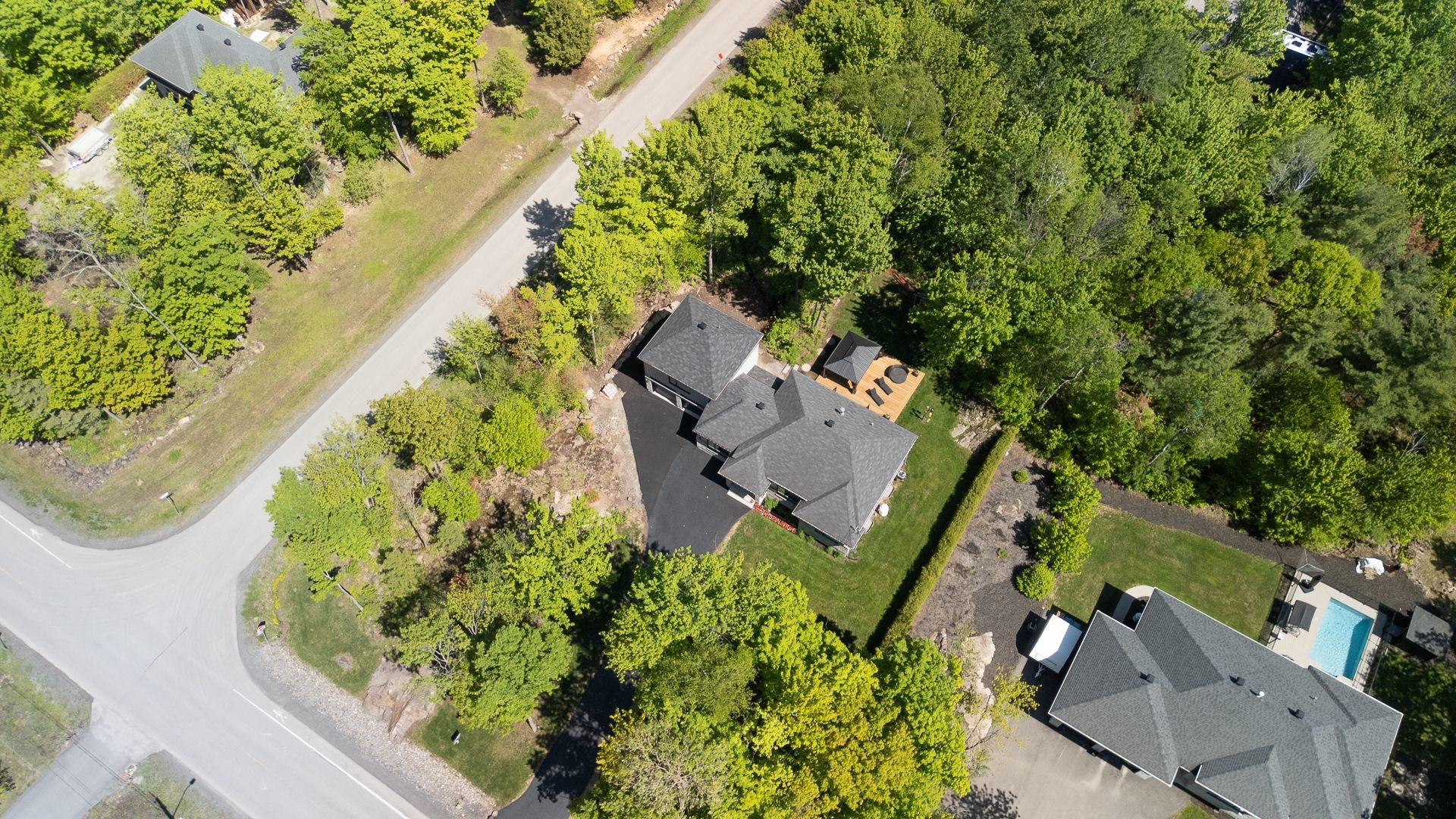 









275


Rue des Grands-Pics

,
Saint-Colomban,




QC
J5K0H7

