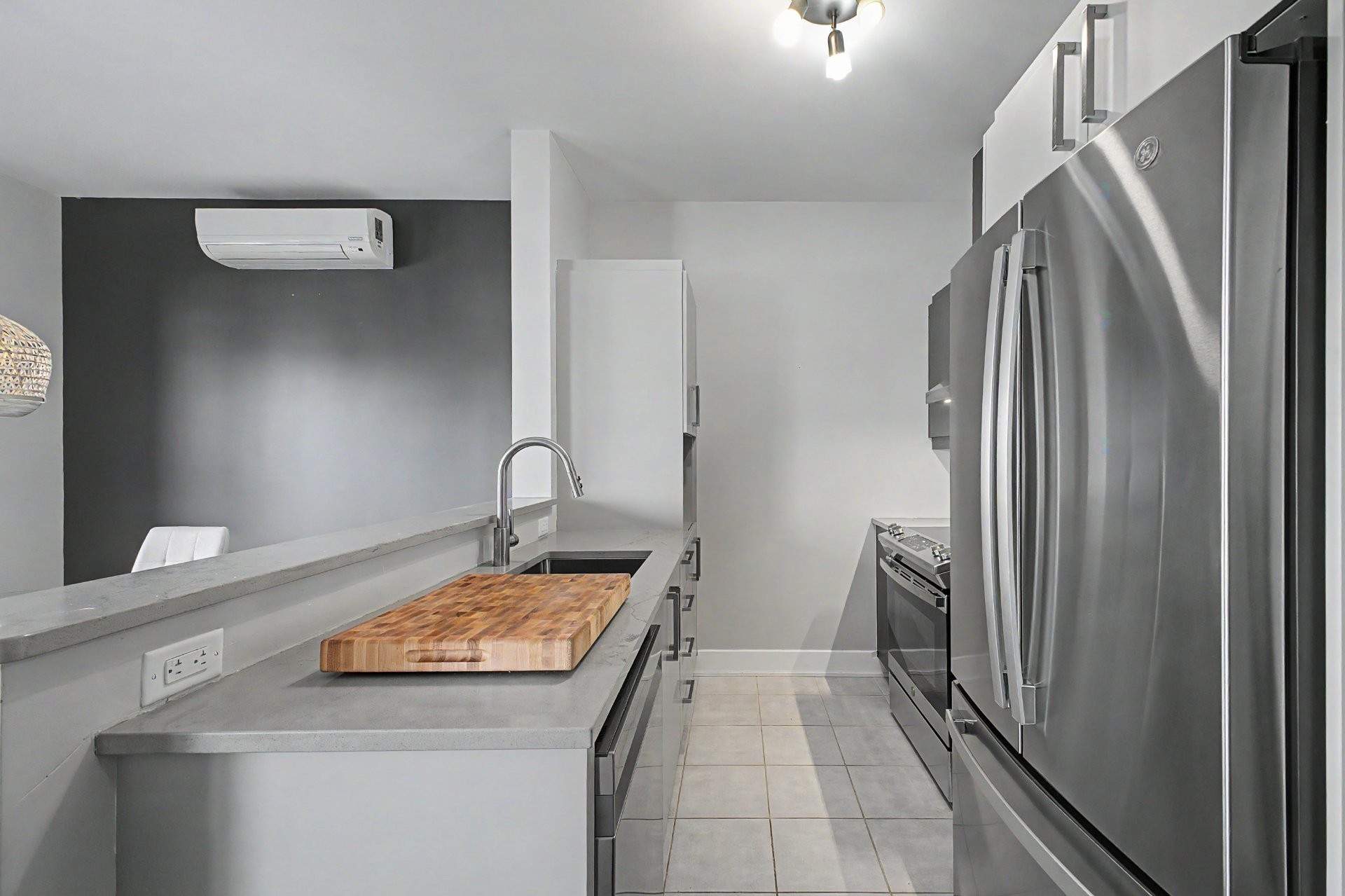 









1460


Rue Gaston-Véronneau 

, 202,
Longueuil (Le Vieux-Longueuil),




QC
J4N0G9

