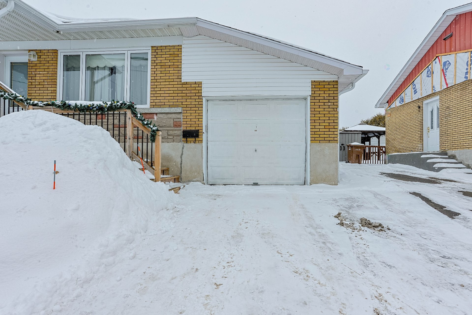 









1011


12e Rue

,
Shawinigan,




QC
G9T4B6

