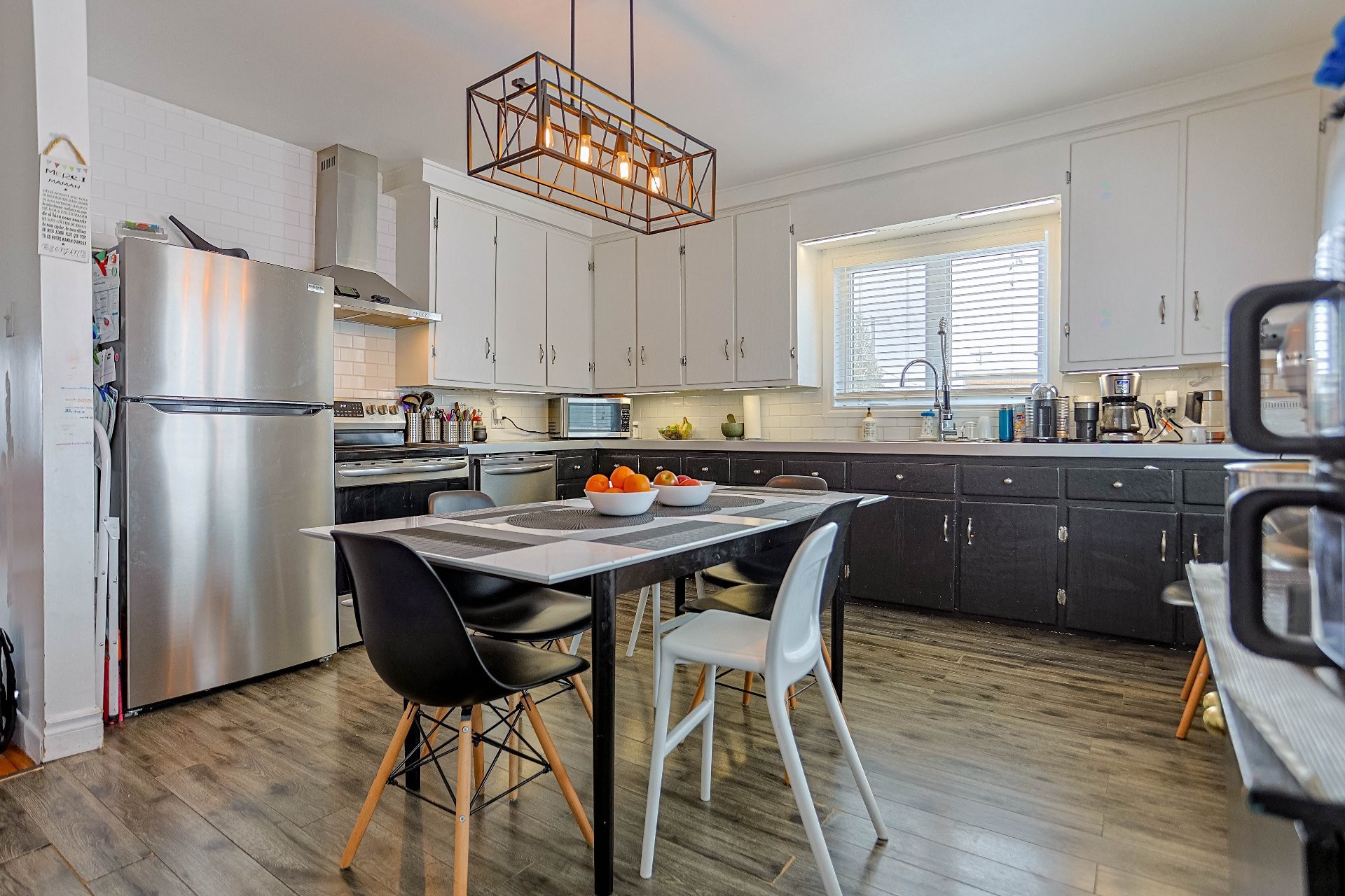 









1011


12e Rue

,
Shawinigan,




QC
G9T4B6

