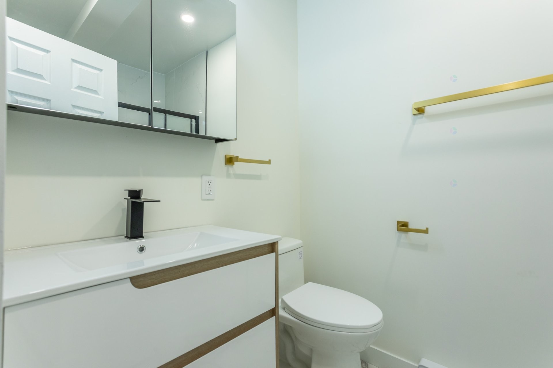 









5212


Rue Notre-Dame O.

,
Montréal (Le Sud-Ouest),




QC
H4C1T3

