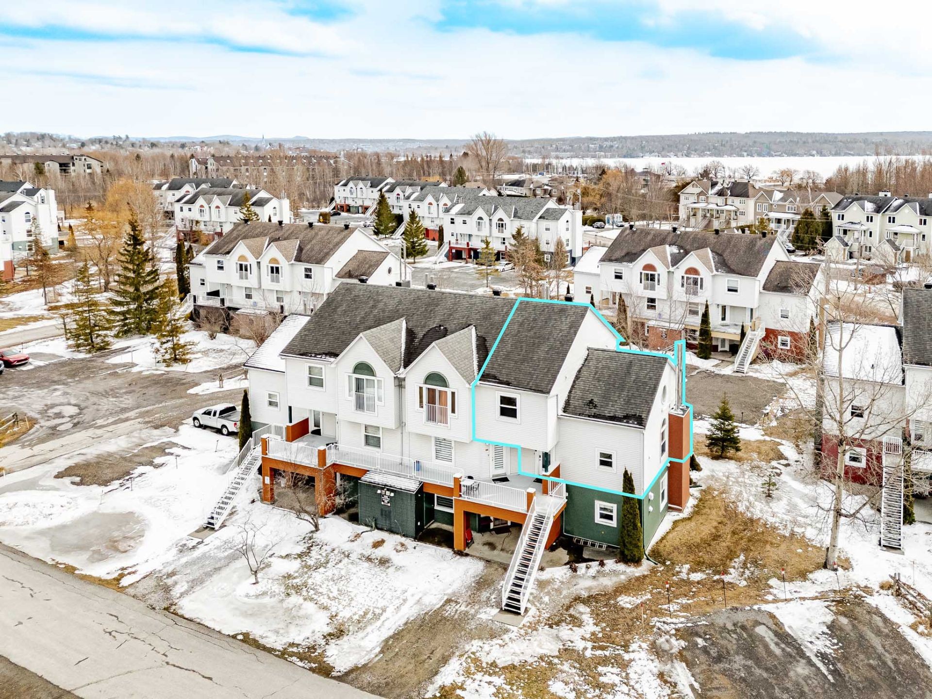 









2210


Place du Village

, 234,
Magog,




QC
J1X5Z2

