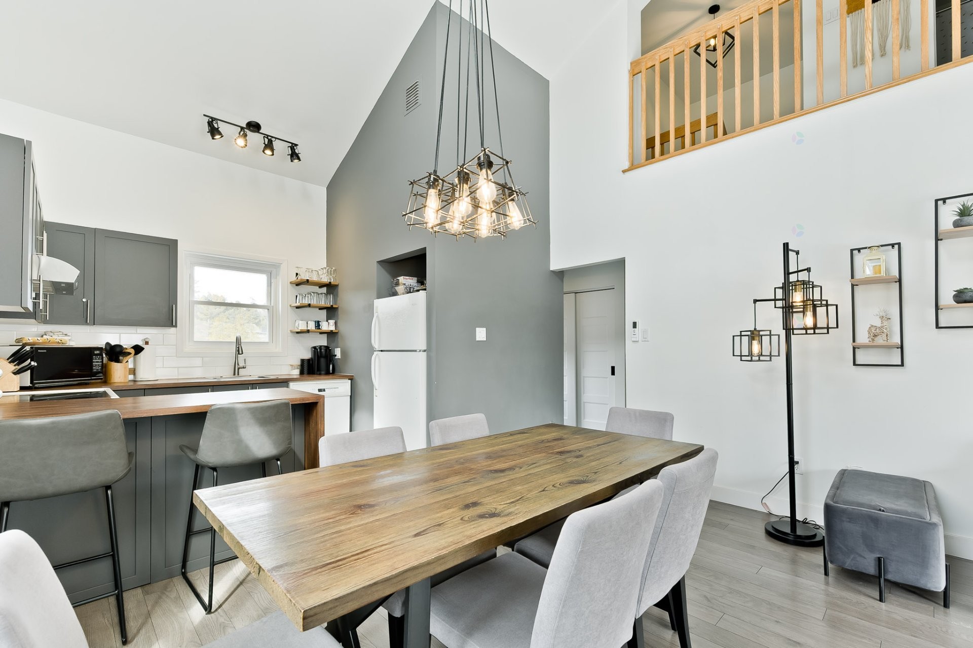 









2210


Place du Village

, 234,
Magog,




QC
J1X5Z2

