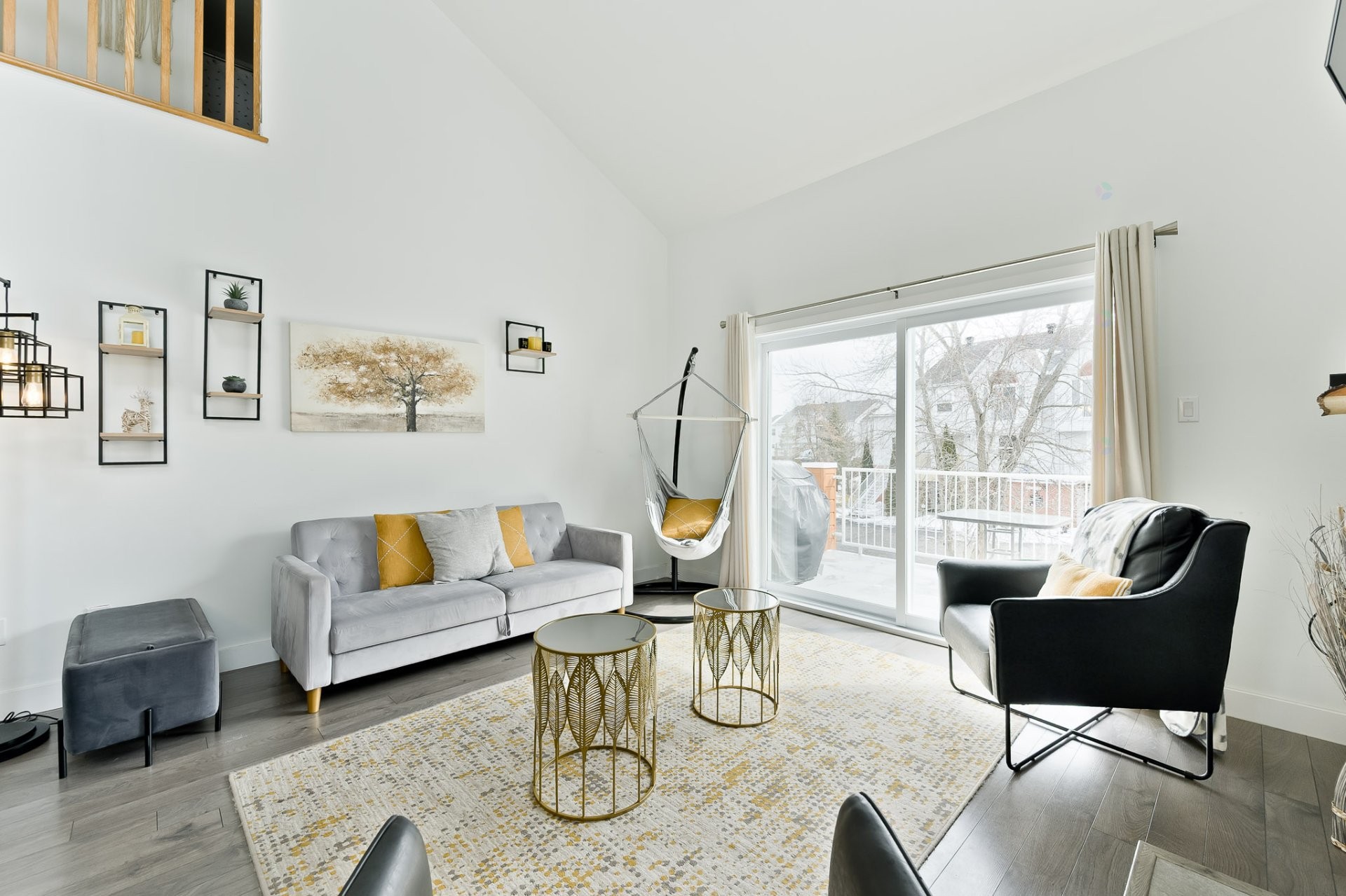 









2210


Place du Village

, 234,
Magog,




QC
J1X5Z2

