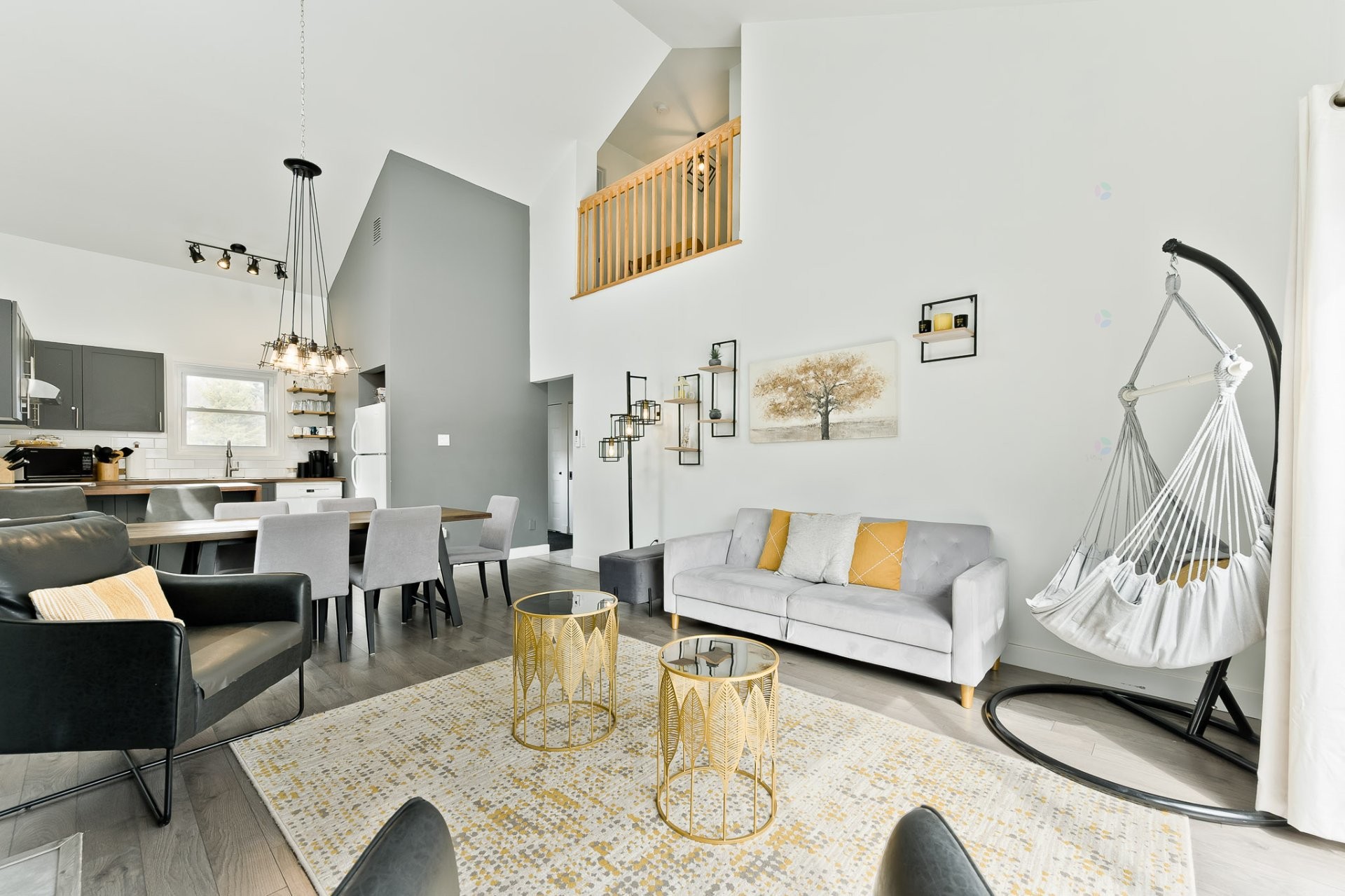 









2210


Place du Village

, 234,
Magog,




QC
J1X5Z2

