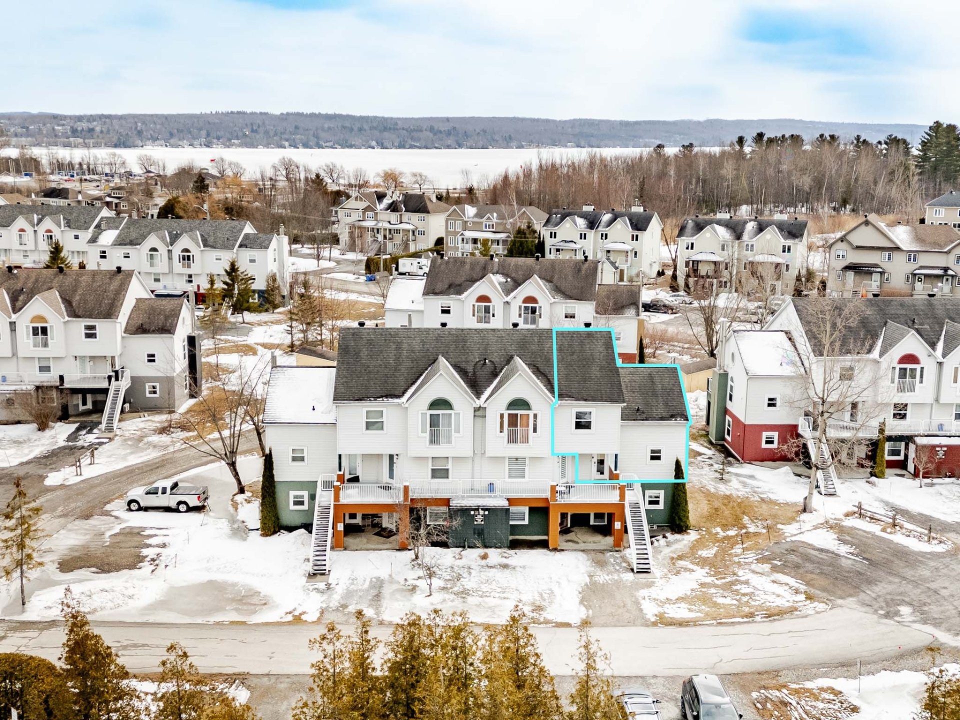 









2210


Place du Village

, 234,
Magog,




QC
J1X5Z2

