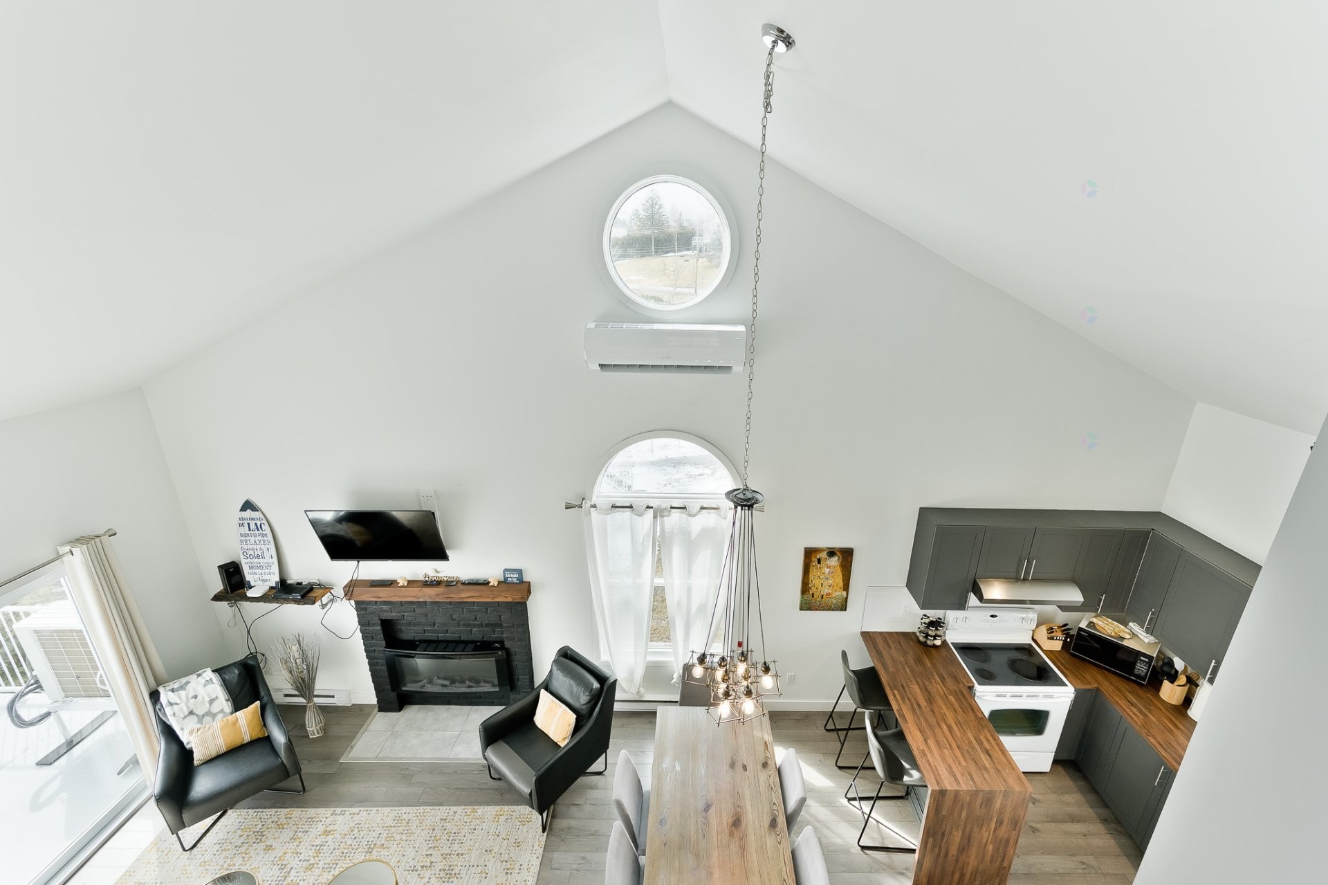 









2210


Place du Village

, 234,
Magog,




QC
J1X5Z2

