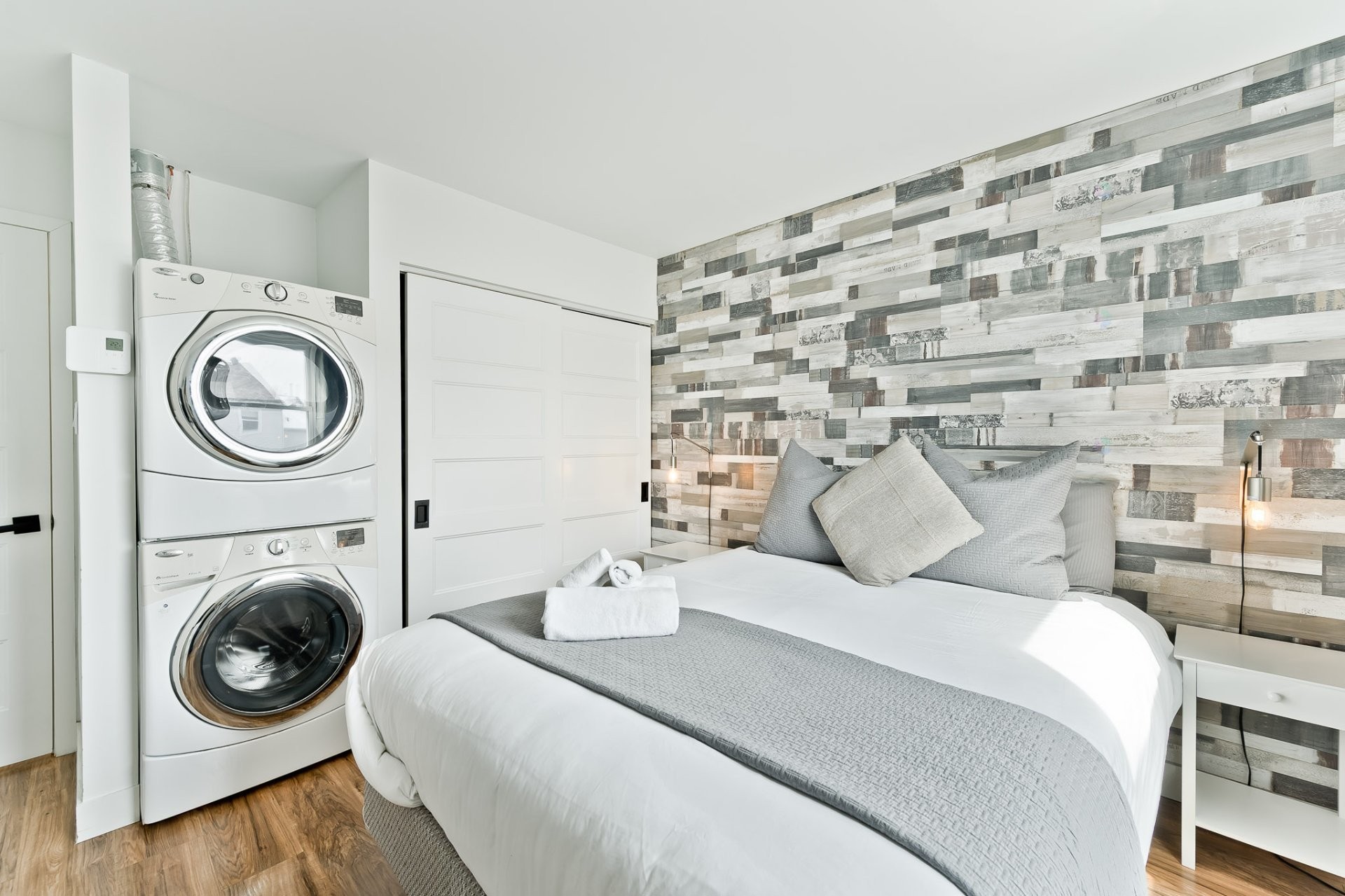 









2210


Place du Village

, 234,
Magog,




QC
J1X5Z2


