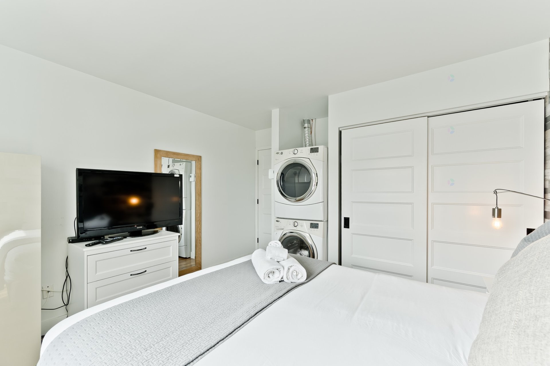 









2210


Place du Village

, 234,
Magog,




QC
J1X5Z2

