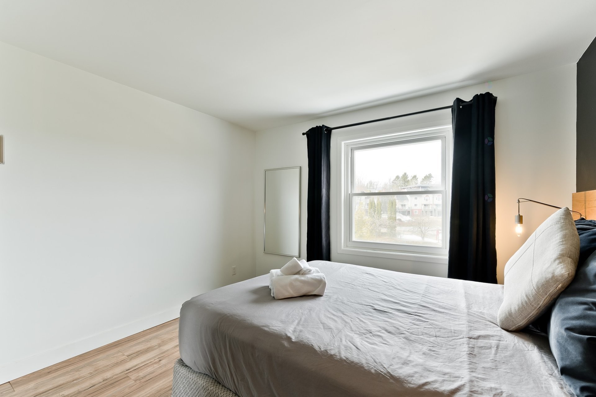 









2210


Place du Village

, 234,
Magog,




QC
J1X5Z2

