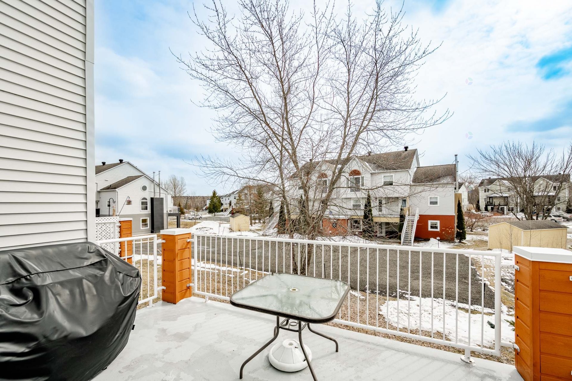 









2210


Place du Village

, 234,
Magog,




QC
J1X5Z2

