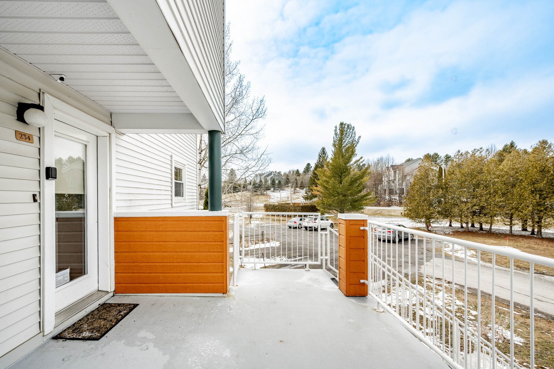 









2210


Place du Village

, 234,
Magog,




QC
J1X5Z2


